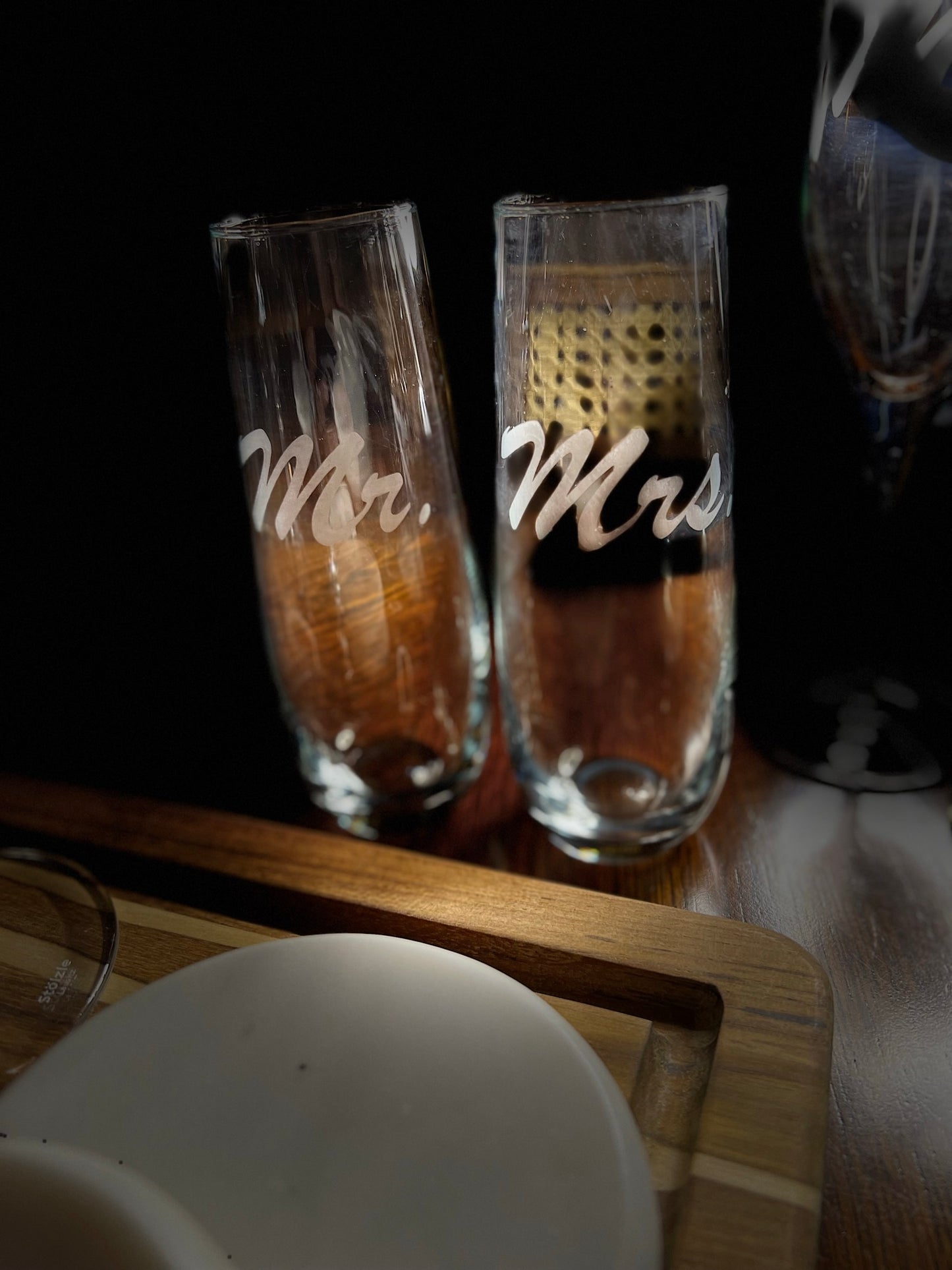 Mr. & Mrs. - Stemless Champagne Flute Set