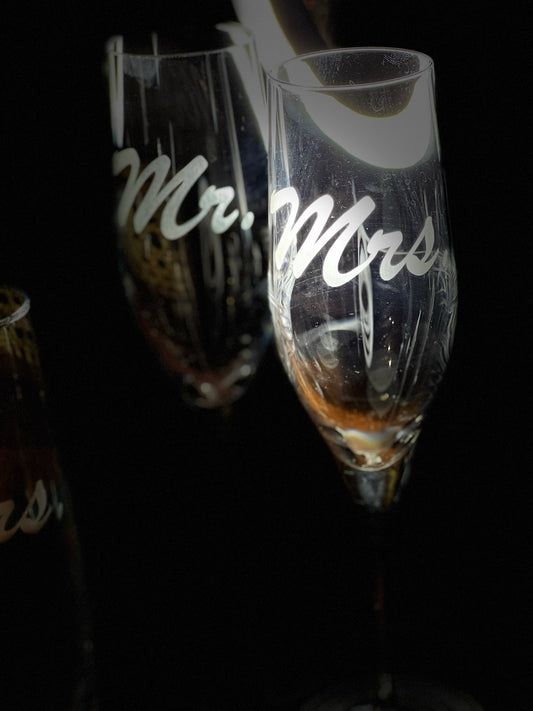 Mr. & Mrs. - Stemmed Champagne Flute Set